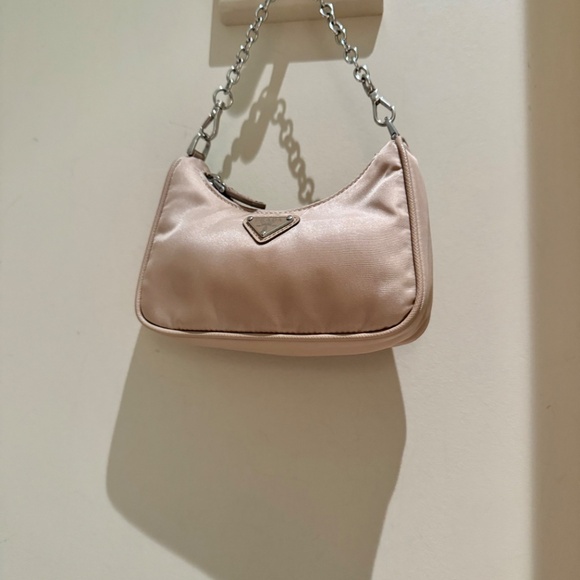 Authentic Prada micro Re-Edition 2005 Re-Nylon and Saffiano leather bag - Picture 5 of 14